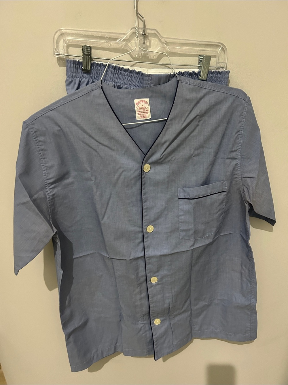 Brooks Brothers Men’s short sleeve knee length Pajama. Size S.